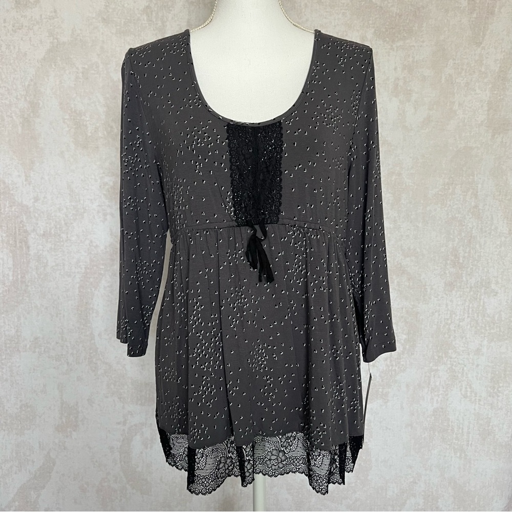 Women’s Grey Top in Size L.